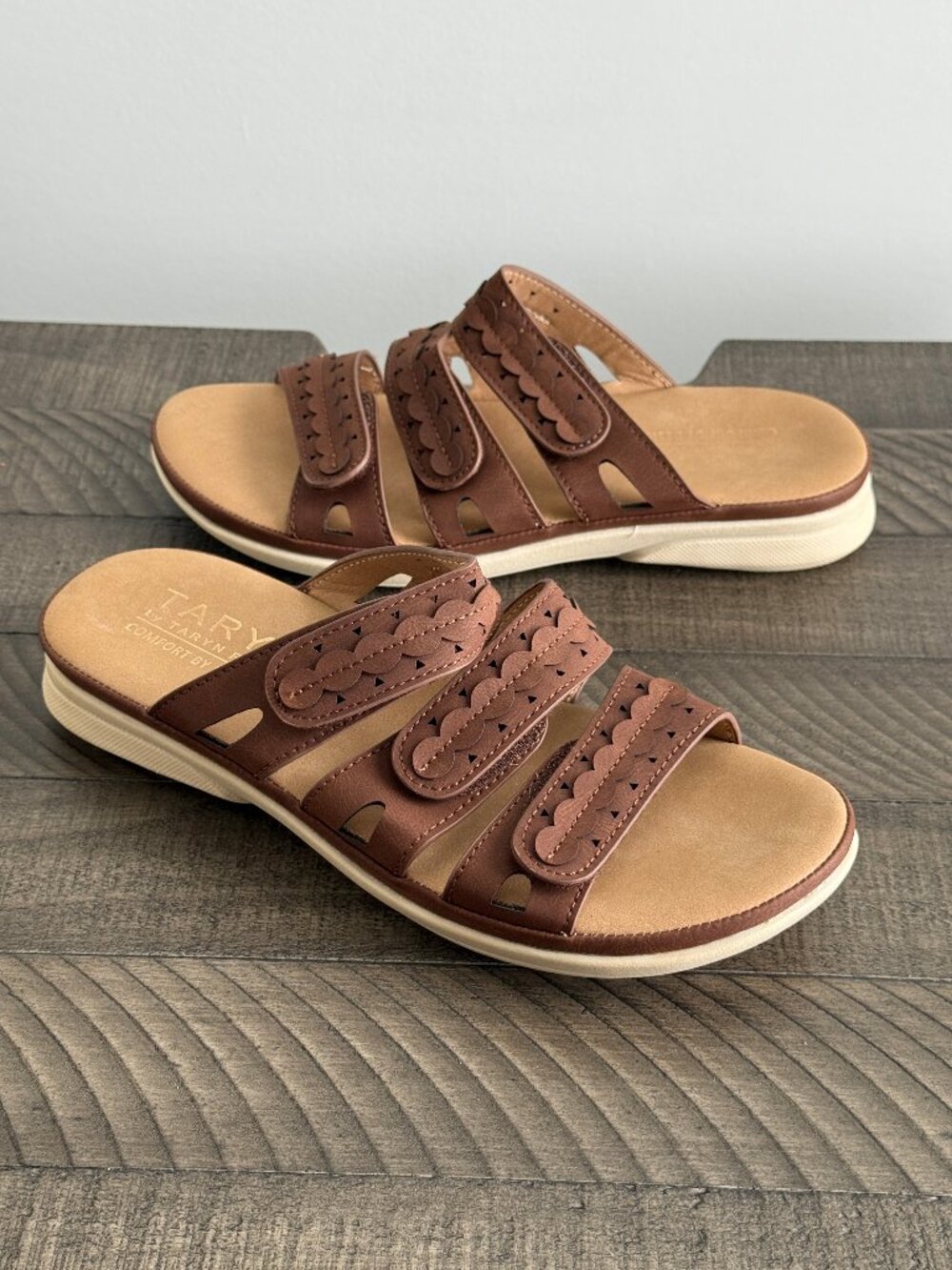 Taryn Rose Women's Taylor Brown Adjustable Straps Sandals Size 7.5